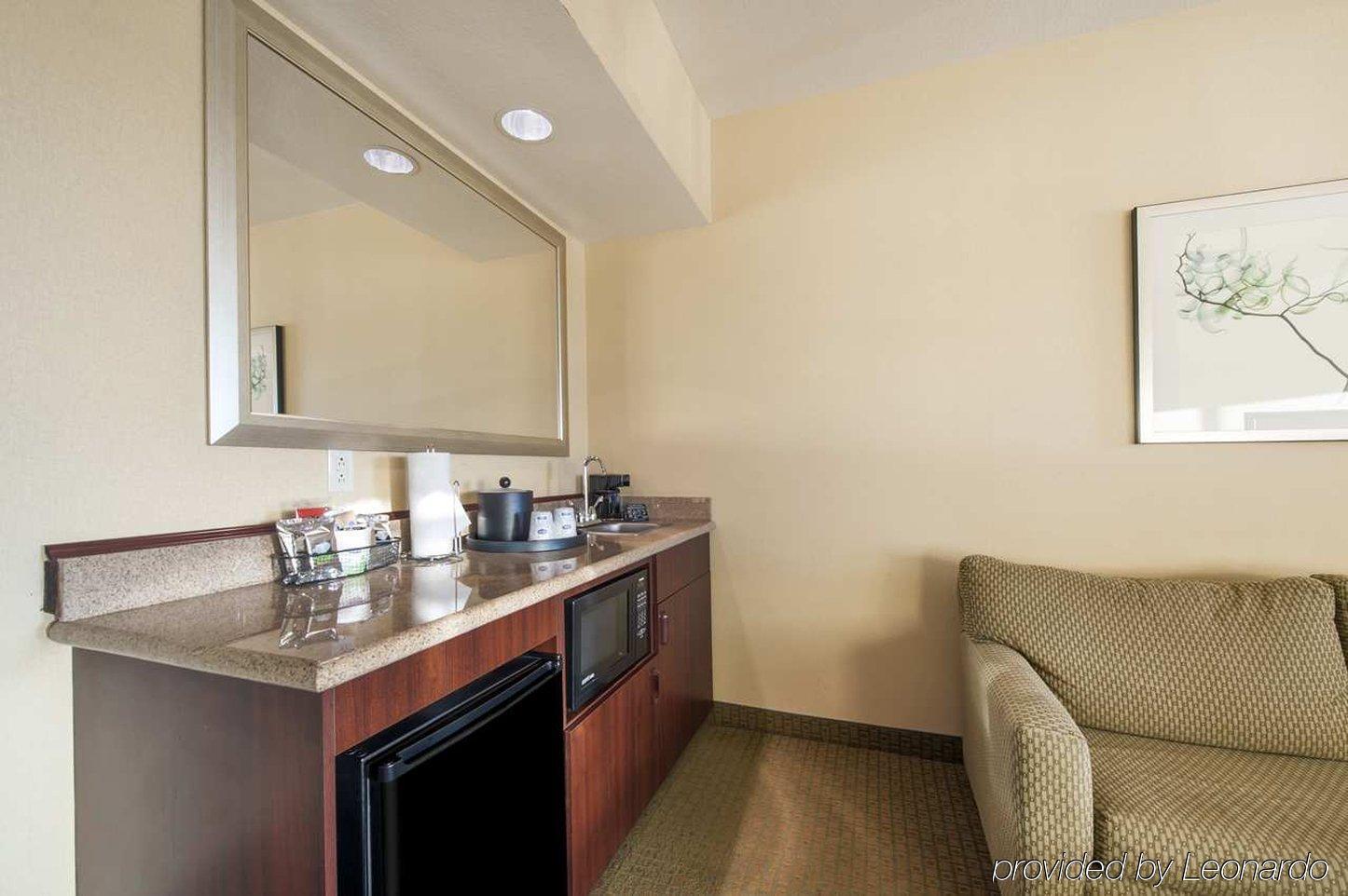 Hampton Inn Phoenix Airport North Экстерьер фото