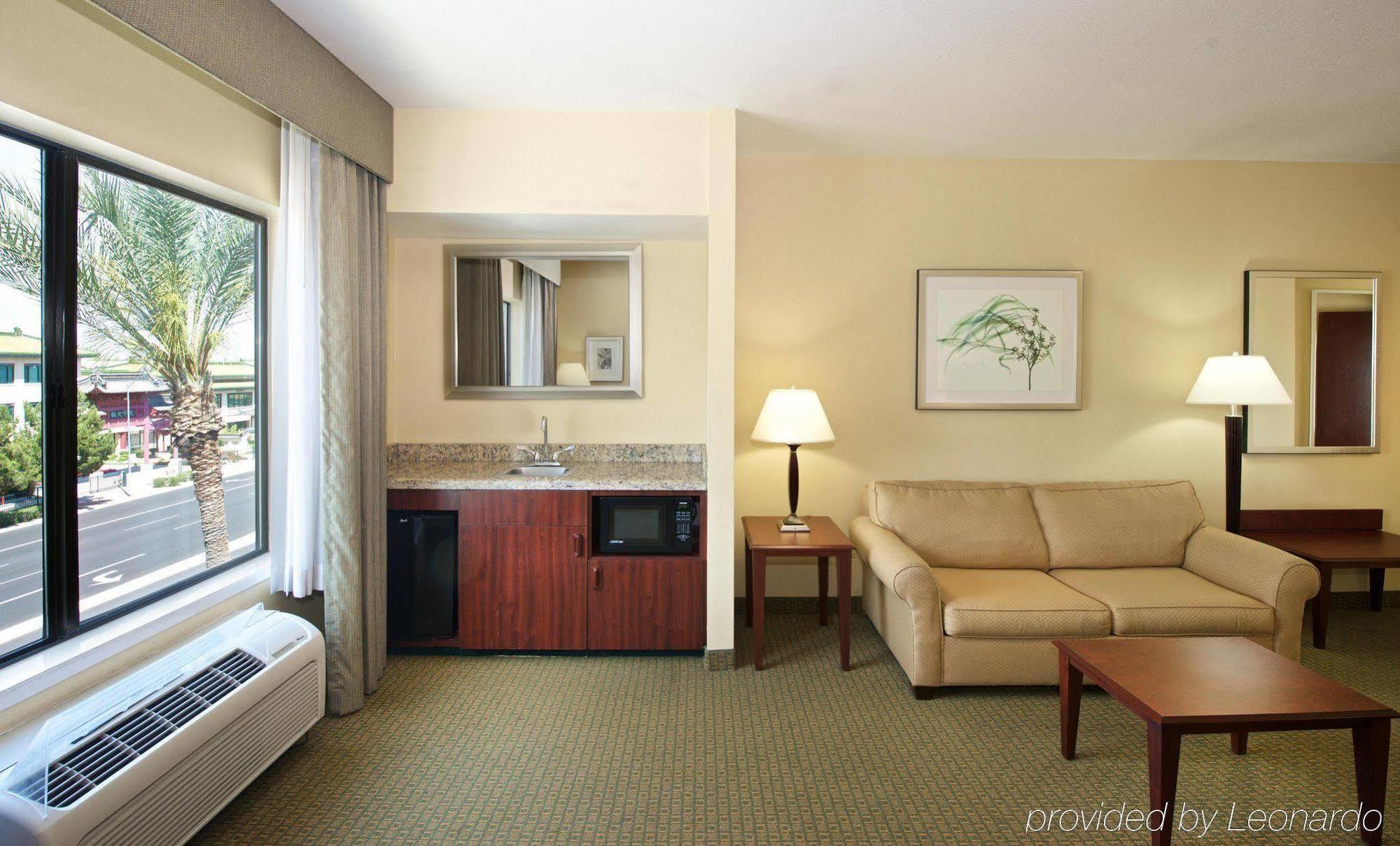 Hampton Inn Phoenix Airport North Экстерьер фото