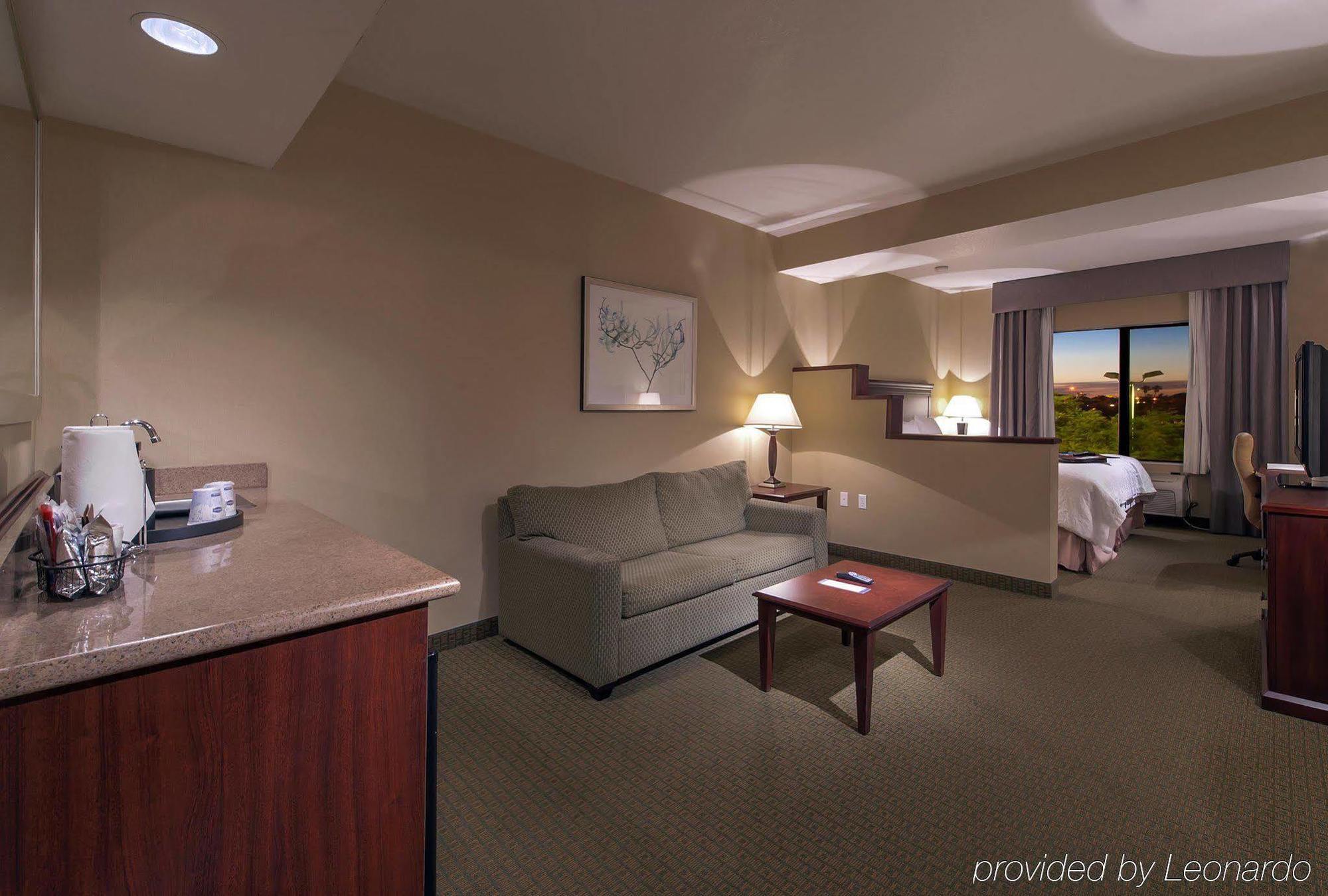 Hampton Inn Phoenix Airport North Экстерьер фото